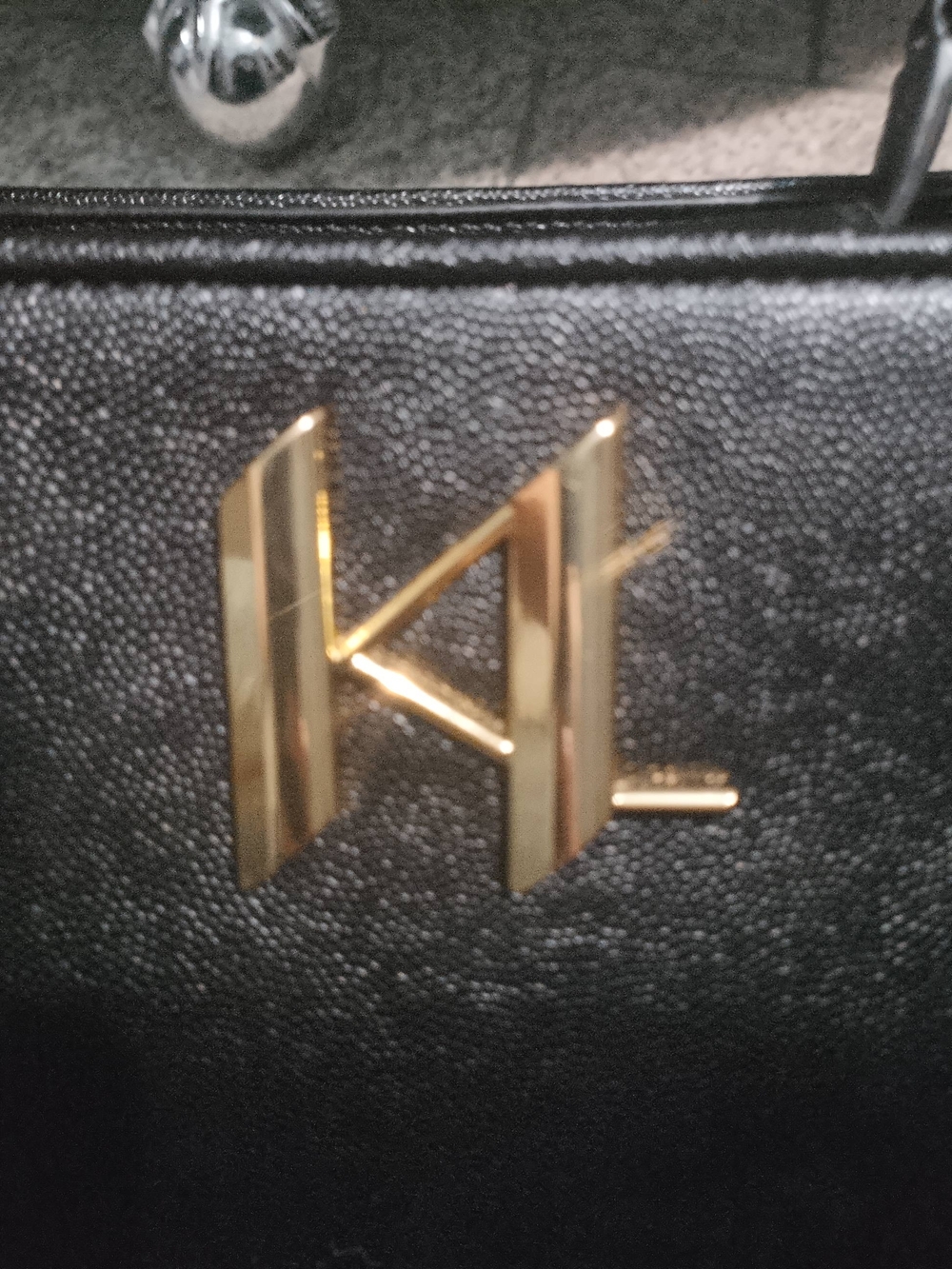 Karl Lagerfeld Paris handbag with detachable crossbody strap - Picture 5 of 7